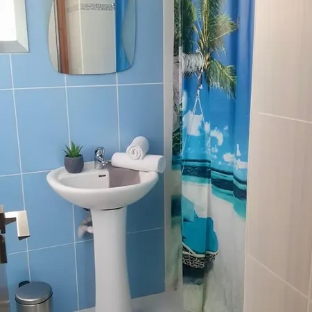 Fantastic Sea Views בית אירוח